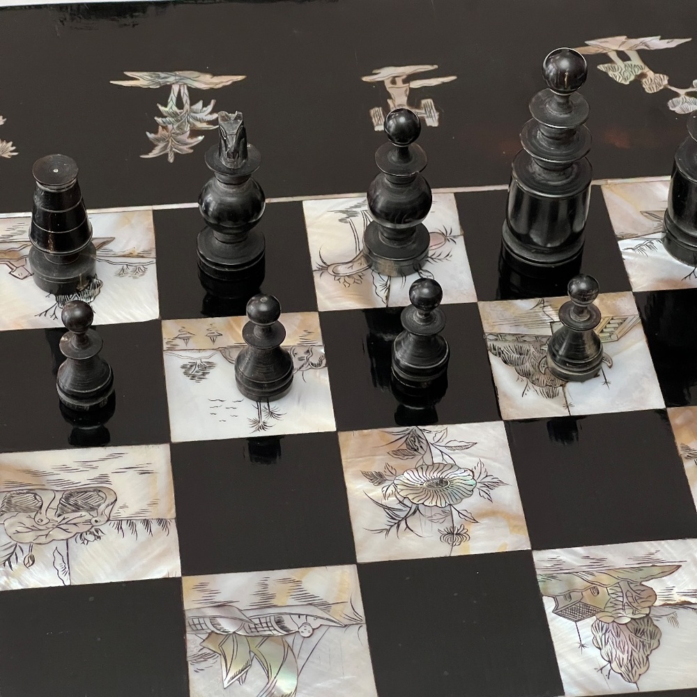 Vintage 1960s Horn Chess & Backgammon Set Large Mother of Pearl Inlaid Board - Picture 7 of 16